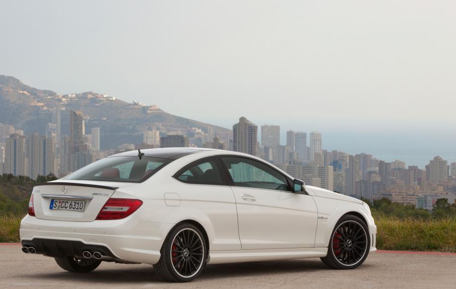  Mercedes-Benz C63 AMG Coupe 2012 года  (фото 12 из 113)